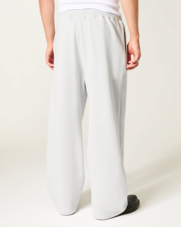 Hollister - Graphic Super Baggy Sweatpants