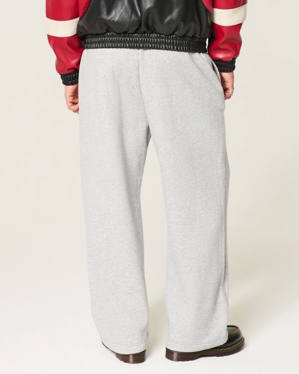 Hollister - Graphic Super Baggy Sweatpants