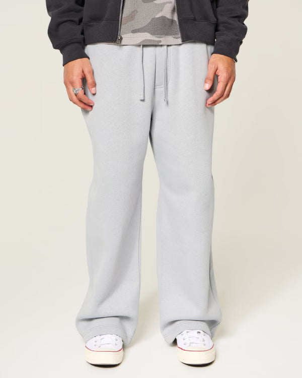 Hollister - Super Baggy Cargo Sweatpants