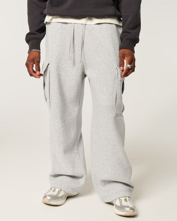 Hollister - Super Baggy Cargo Sweatpants