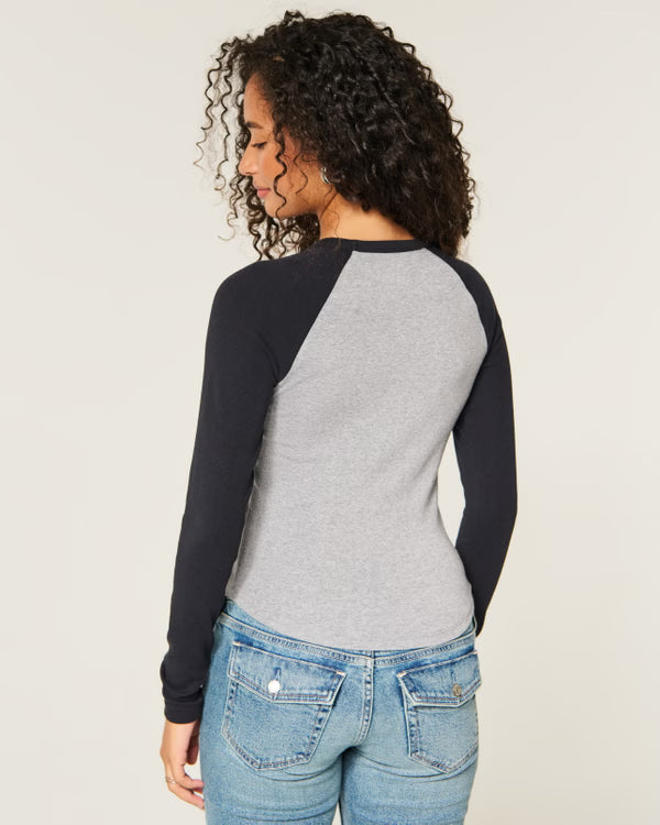 Hollister - Long-Sleeve Raglan Graphic Tee