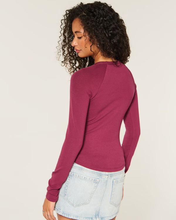 Hollister - Long-Sleeve Raglan Graphic Tee
