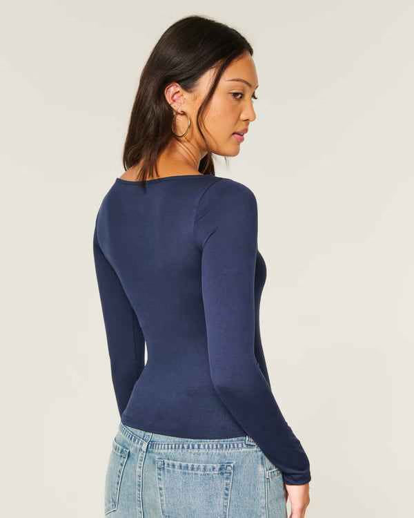 Hollister - Soft Stretch Seamless Fabric Slash-Neck Top