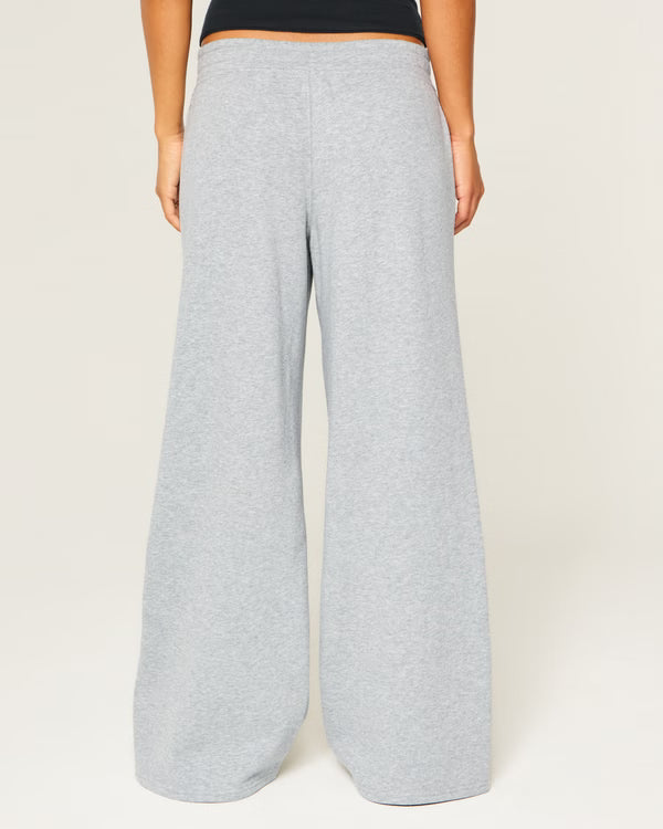 Hollister - Hollister Feel Good Low-Rise Baggy Sweatpants