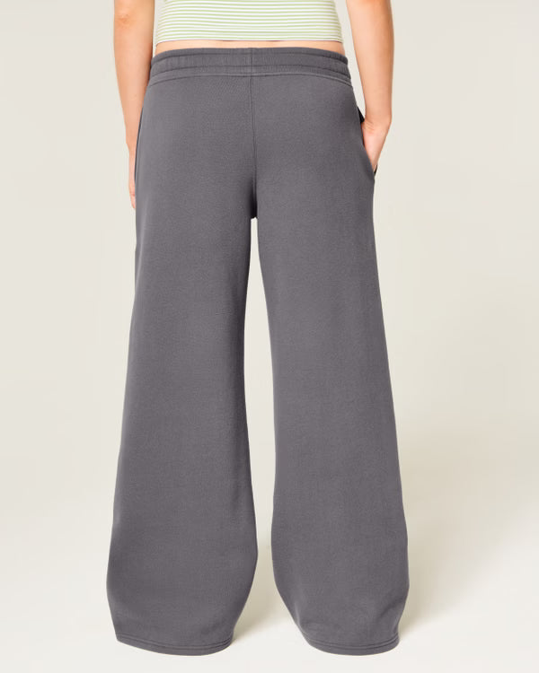 Hollister - Hollister Feel Good Low-Rise Baggy Sweatpants