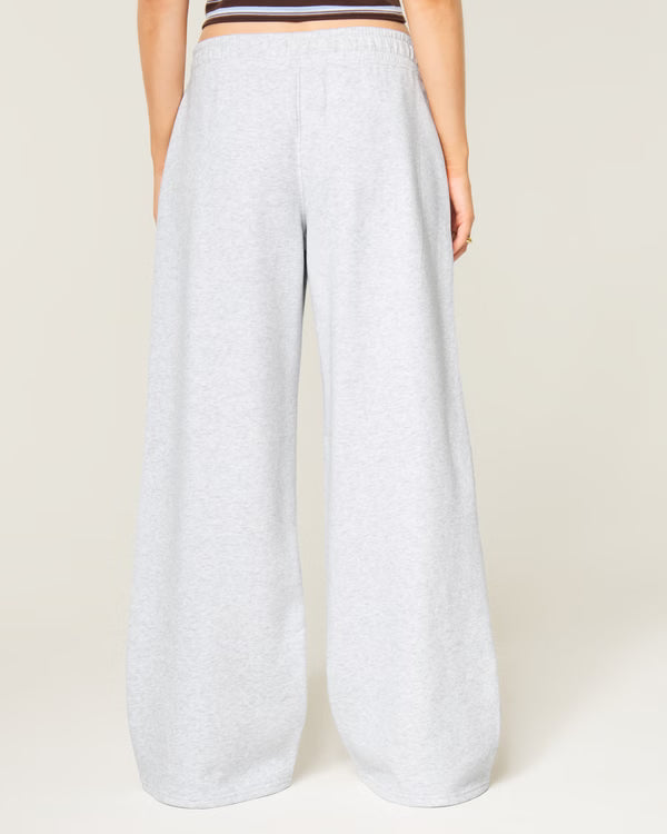 Hollister - Hollister Feel Good Low-Rise Baggy Sweatpants