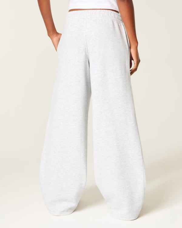 Hollister - Low-Rise Logo Graphic Baggy Sweatpants
