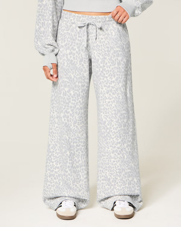 Hollister - Hollister Feel Good Low-Rise Baggy Sweatpants