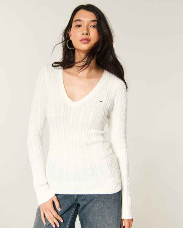 Hollister - Ivy Cable-Knit V-Neck Sweater