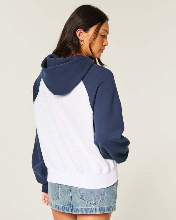 Hollister - Feel Good Classic Fit Hoodie