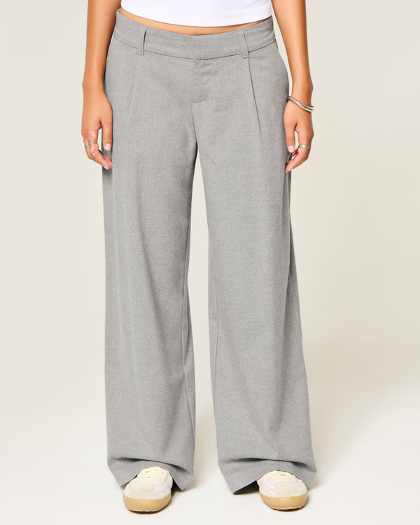 Hollister - Livvy Ultra Low-Rise Super Baggy Pants