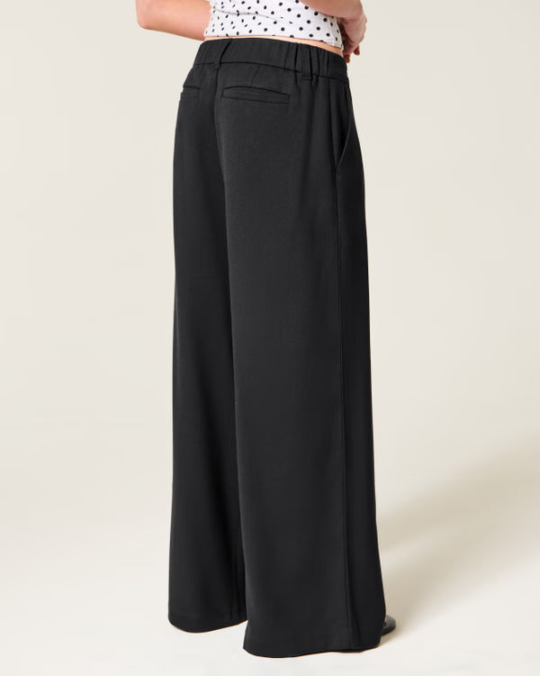 Hollister - Livvy Ultra Low-Rise Super Baggy Pants