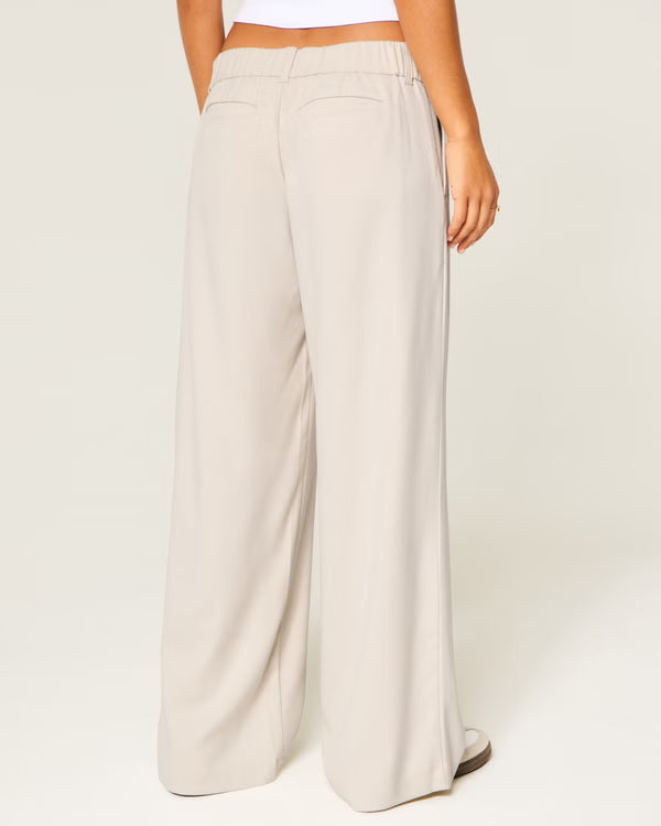 Hollister - Livvy Ultra Low-Rise Super Baggy Pants