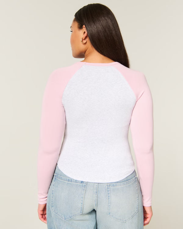 Hollister - Long-Sleeve Raglan Graphic Tee
