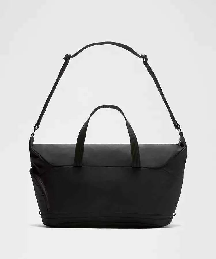 Lululemon - 3-in-1 Gym Duffle Bag 30L