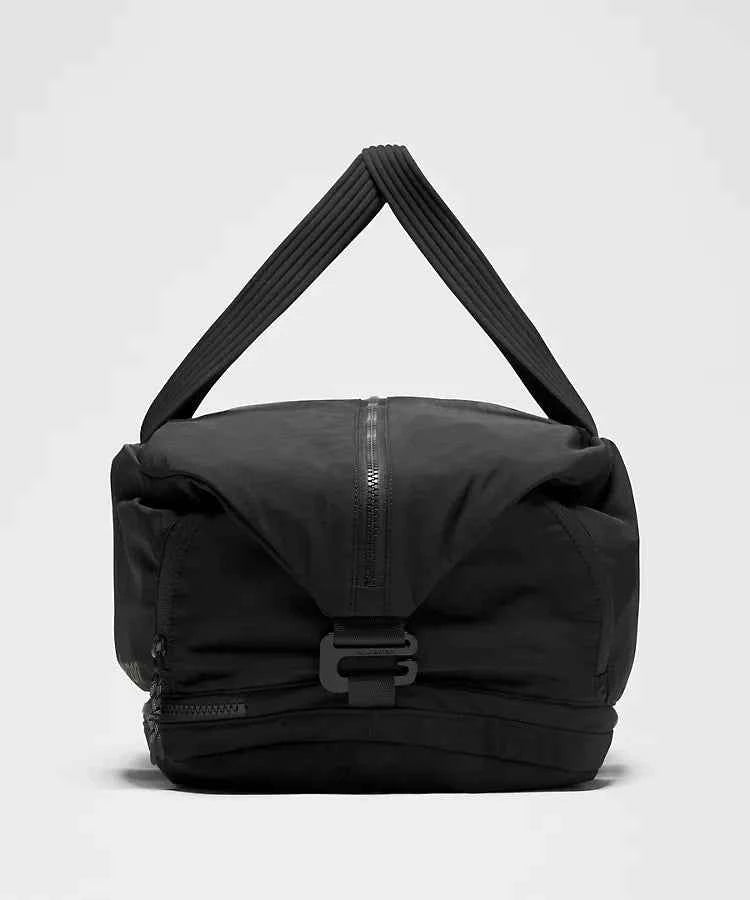Lululemon - 3-in-1 Gym Duffle Bag 30L