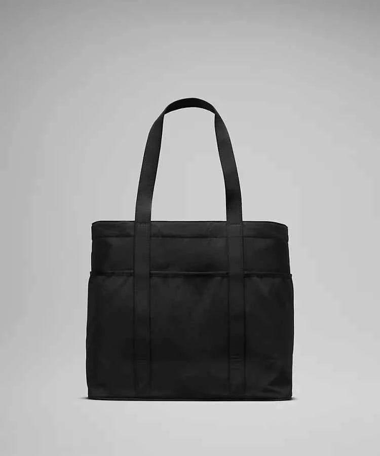 Lululemon - Daily Multi-Pocket Tote Bag 20L