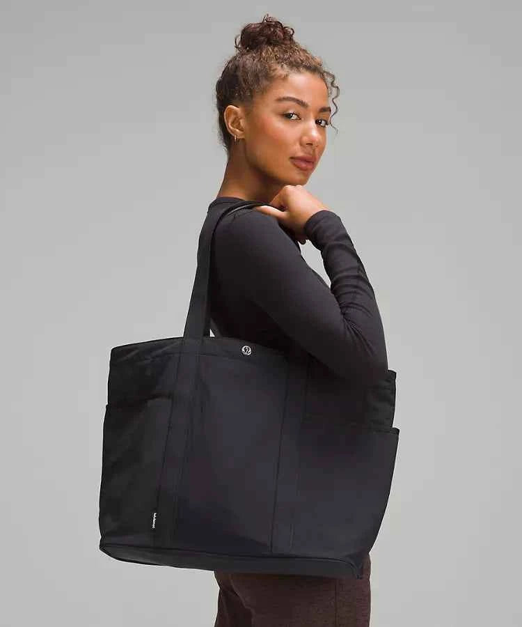 Lululemon - Daily Multi-Pocket Tote Bag 20L