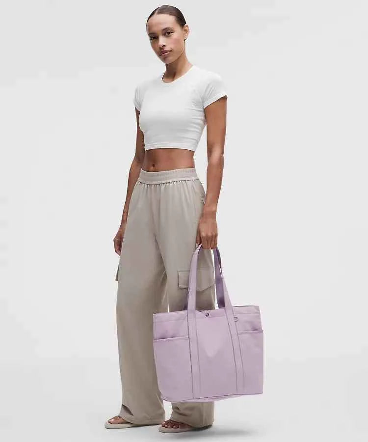 Lululemon - Daily Multi-Pocket Tote Bag 20L