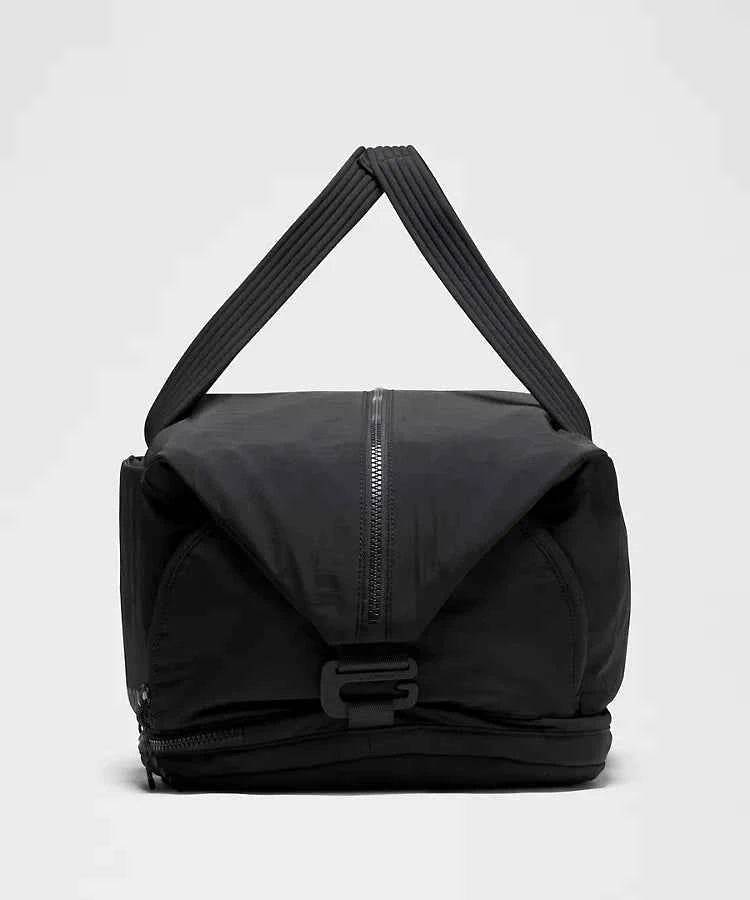 Lululemon - 3-in-1 Gym Duffle Bag 30L