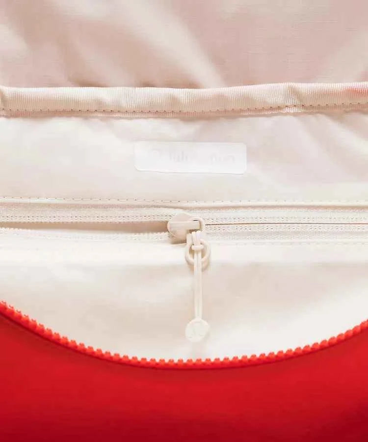 Lululemon - 3-in-1 Gym Duffle Bag 30L