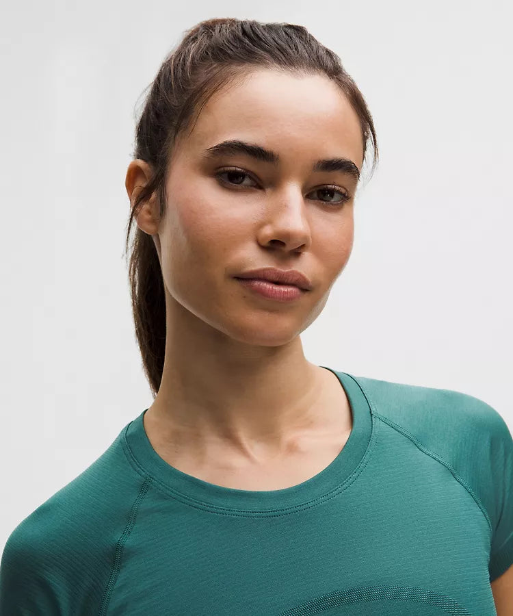 Lululemon - Swiftly Tech Short-Sleeve Shirt 2.0 Waist Length