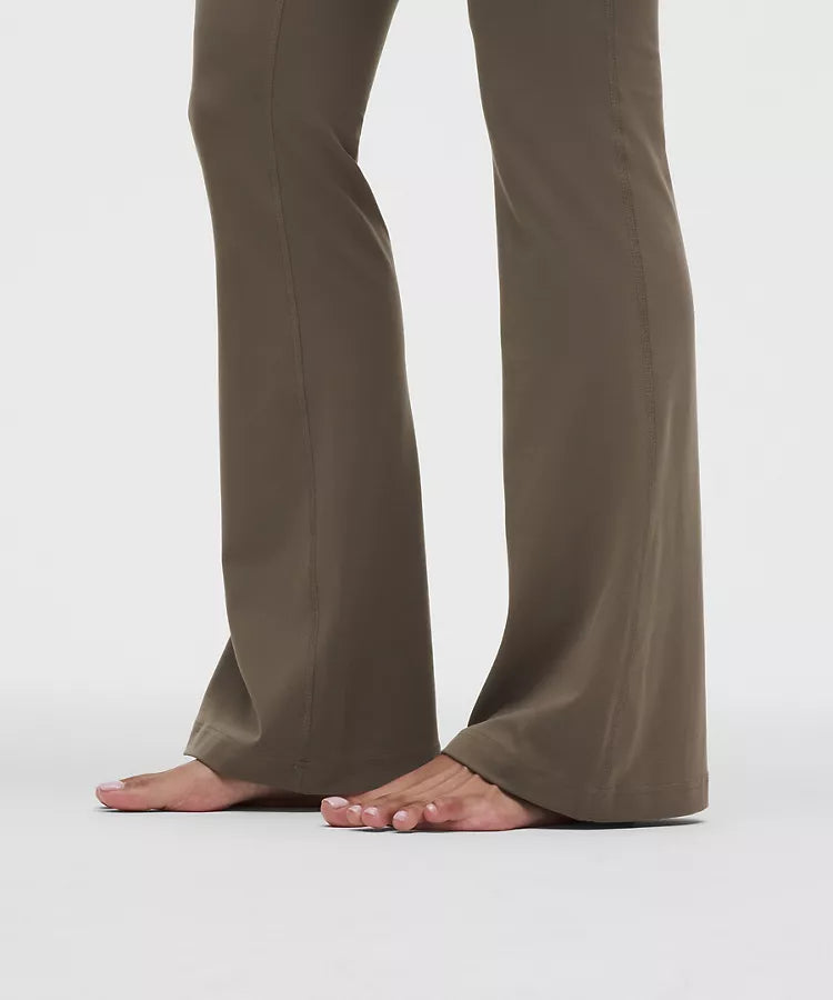 Lululemon - Groove Nulu High-Rise Flared Pant Short
