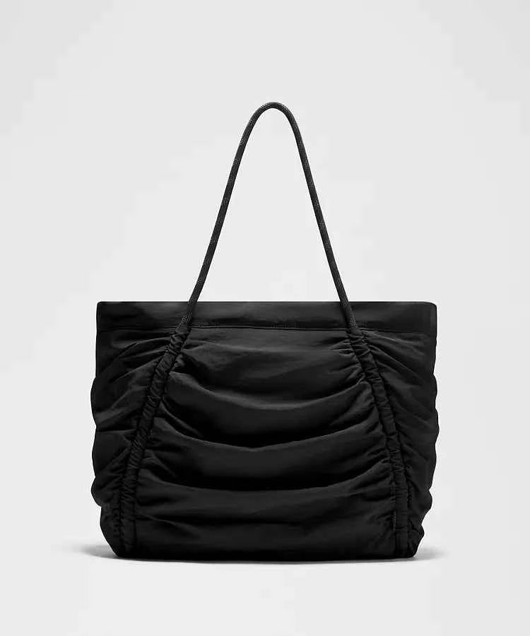 Lululemon - Ruched Tote Bag 24L