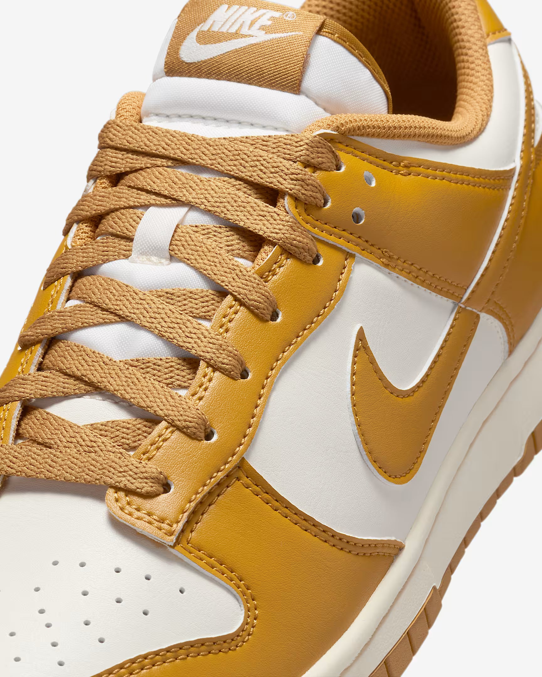 Nike - Dunk Low Retro