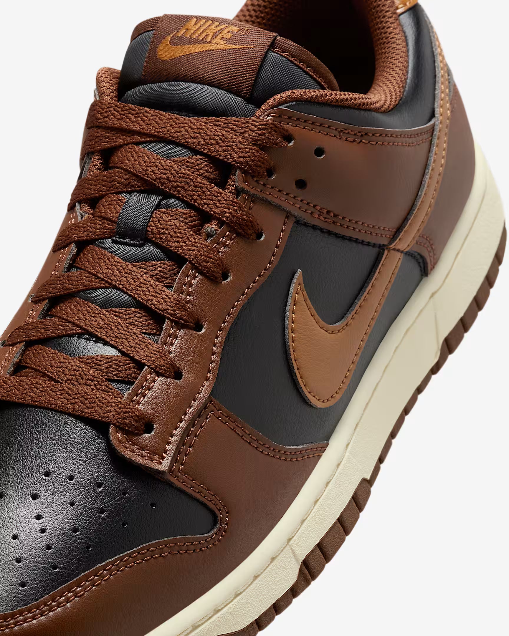 Nike - Dunk Low Retro