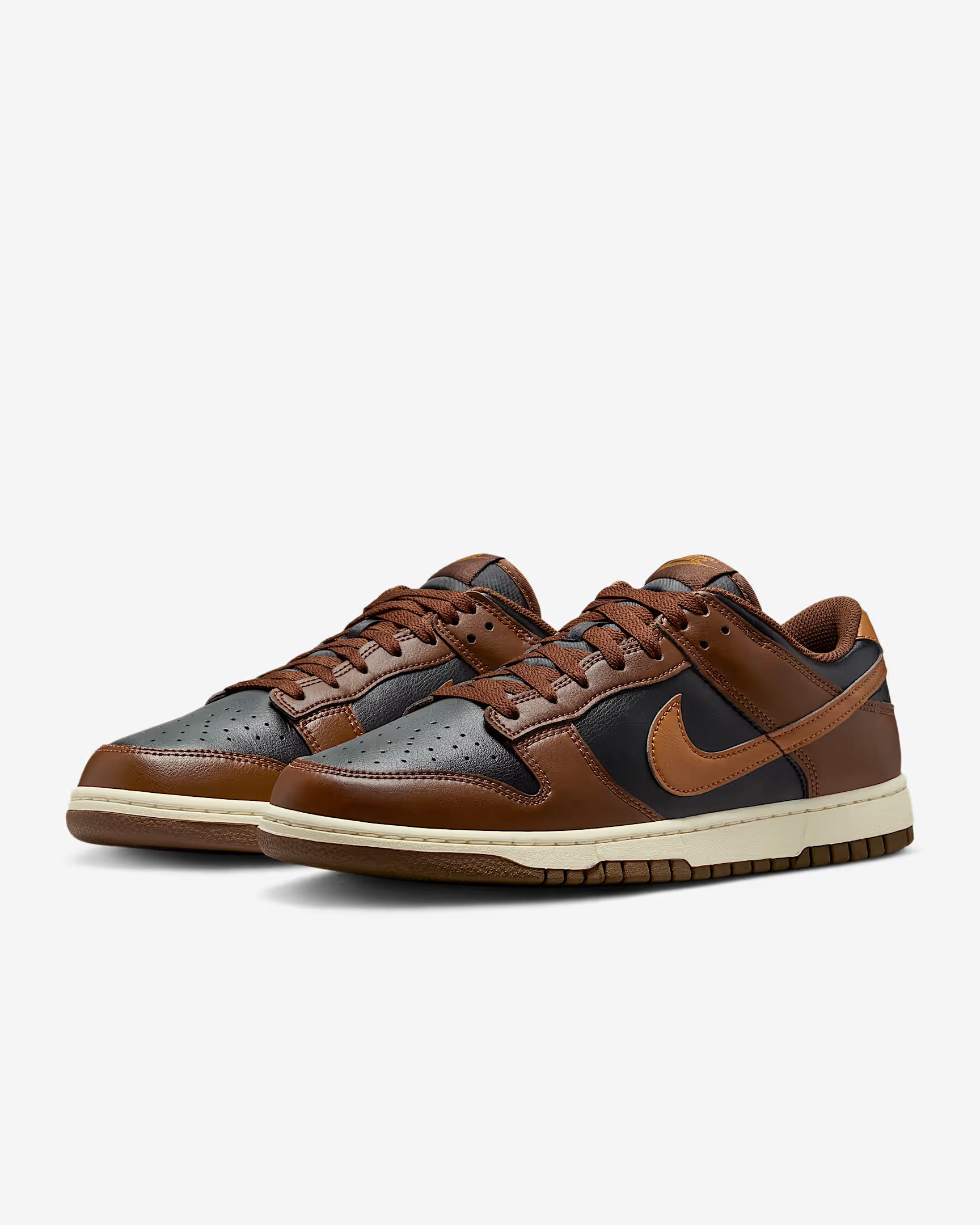 Nike - Dunk Low Retro