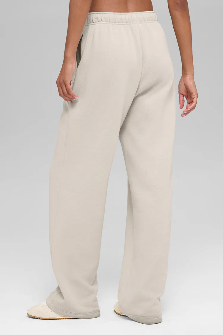 Alo Yoga - Accolade Straight Leg Sweatpant