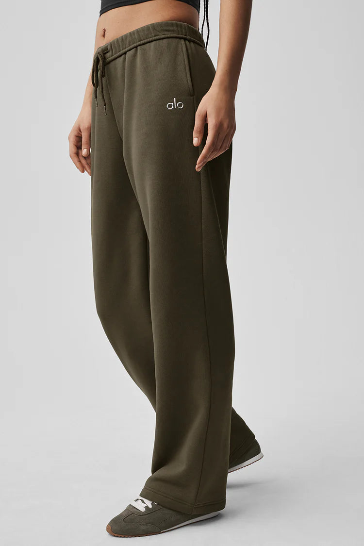 Alo Yoga - Accolade Straight Leg Sweatpant