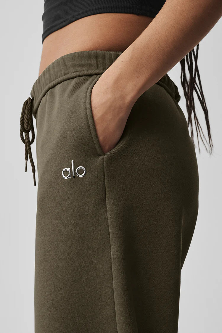 Alo Yoga - Accolade Straight Leg Sweatpant