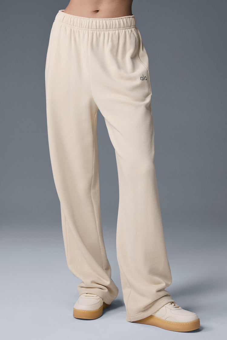 Alo Yoga - Accolade Straight Leg Sweatpant
