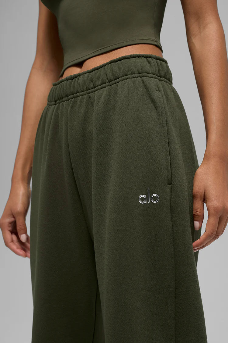 Alo Yoga - Accolade Straight Leg Sweatpant