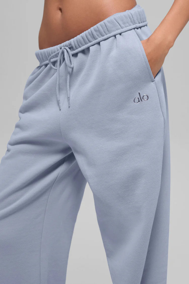 Alo Yoga - Accolade Straight Leg Sweatpant