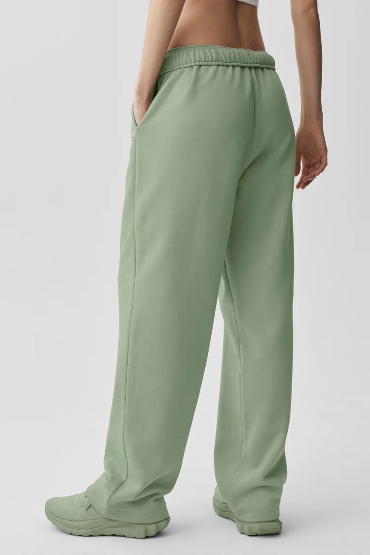 Alo Yoga - Accolade Straight Leg Sweatpant