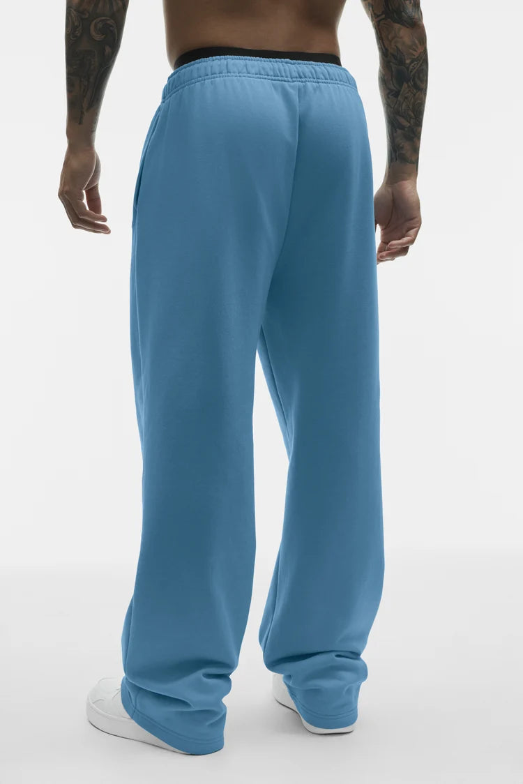 Alo Yoga - Accolade Straight Leg Sweatpant