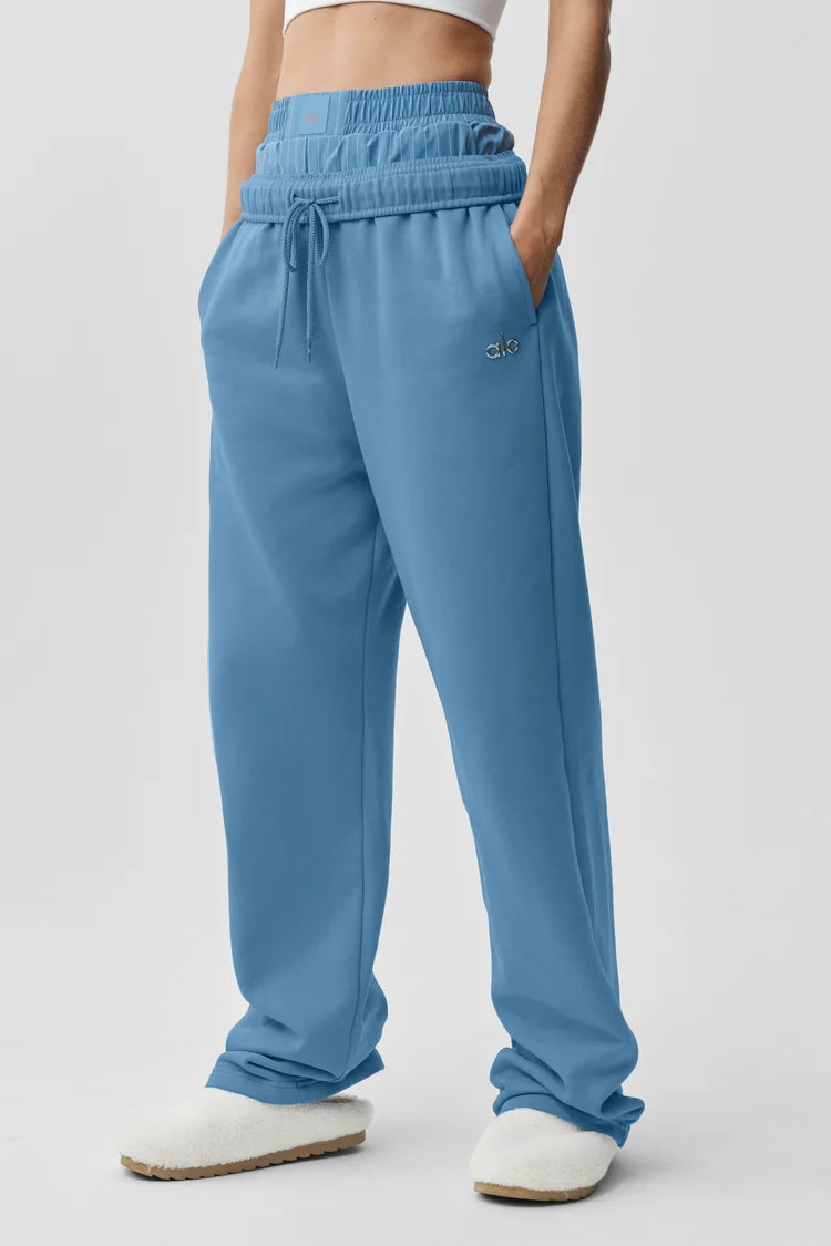 Alo Yoga - Accolade Straight Leg Sweatpant