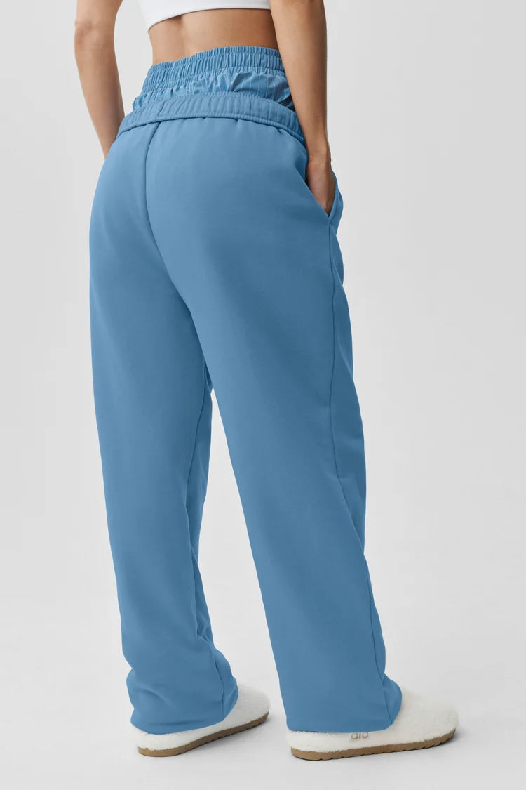Alo Yoga - Accolade Straight Leg Sweatpant