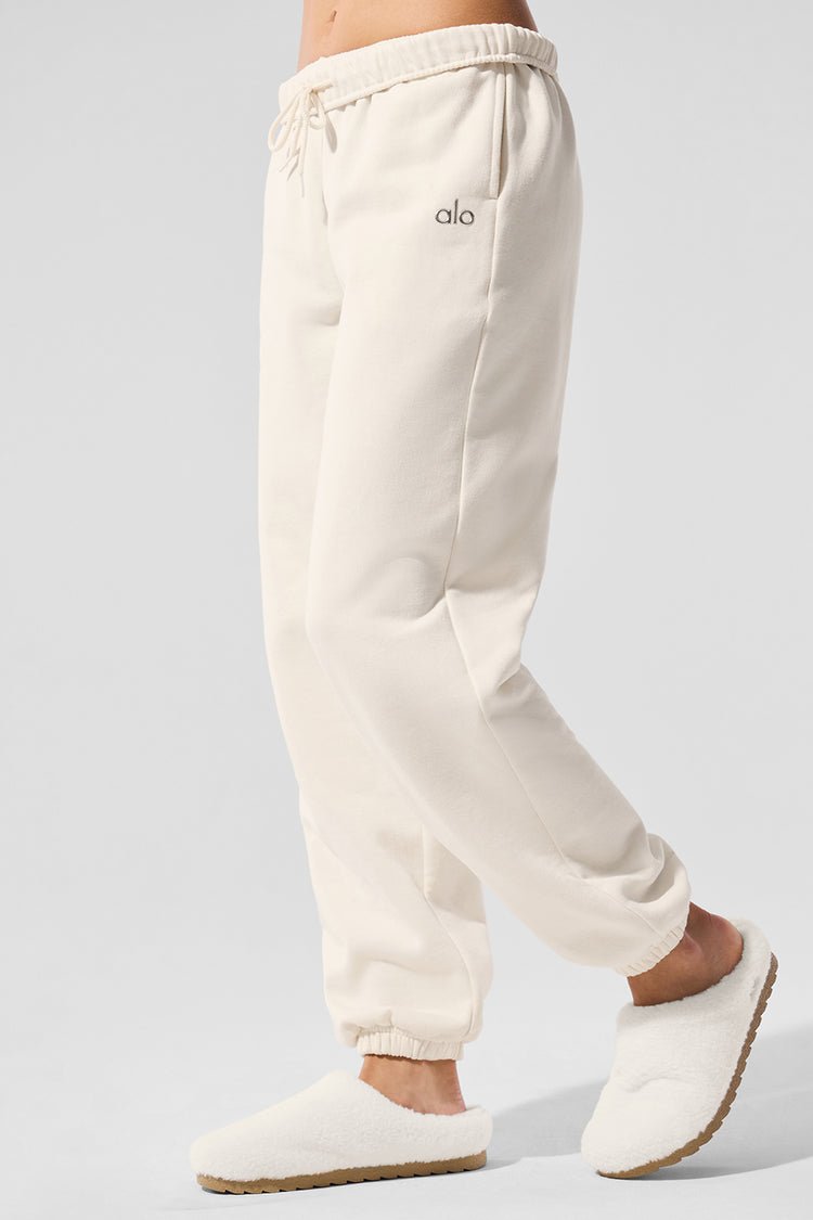 Alo Yoga - Accolade Sweatpant - Brandatak Store