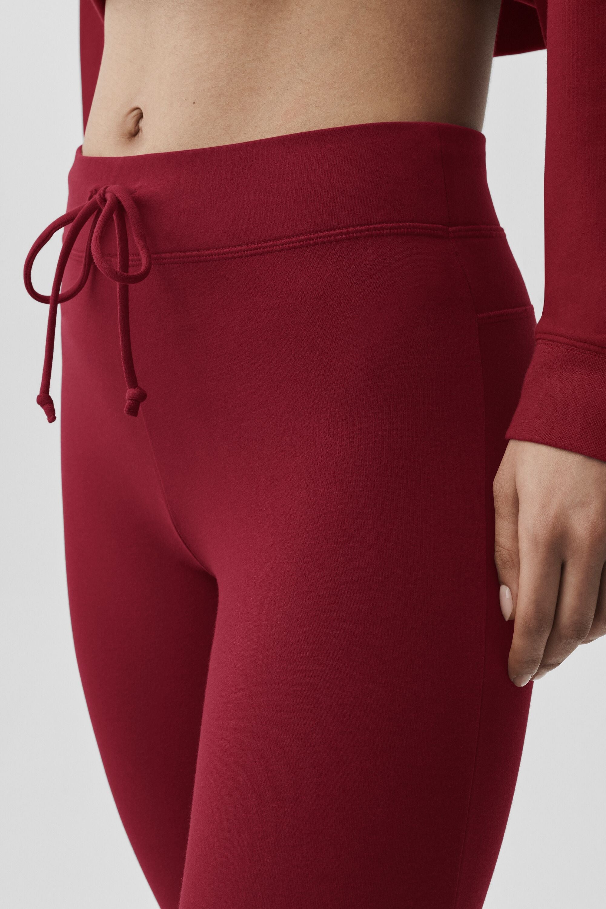 ALO YOGA - Sway Bootcut Sweatpant - Summer Romance Red