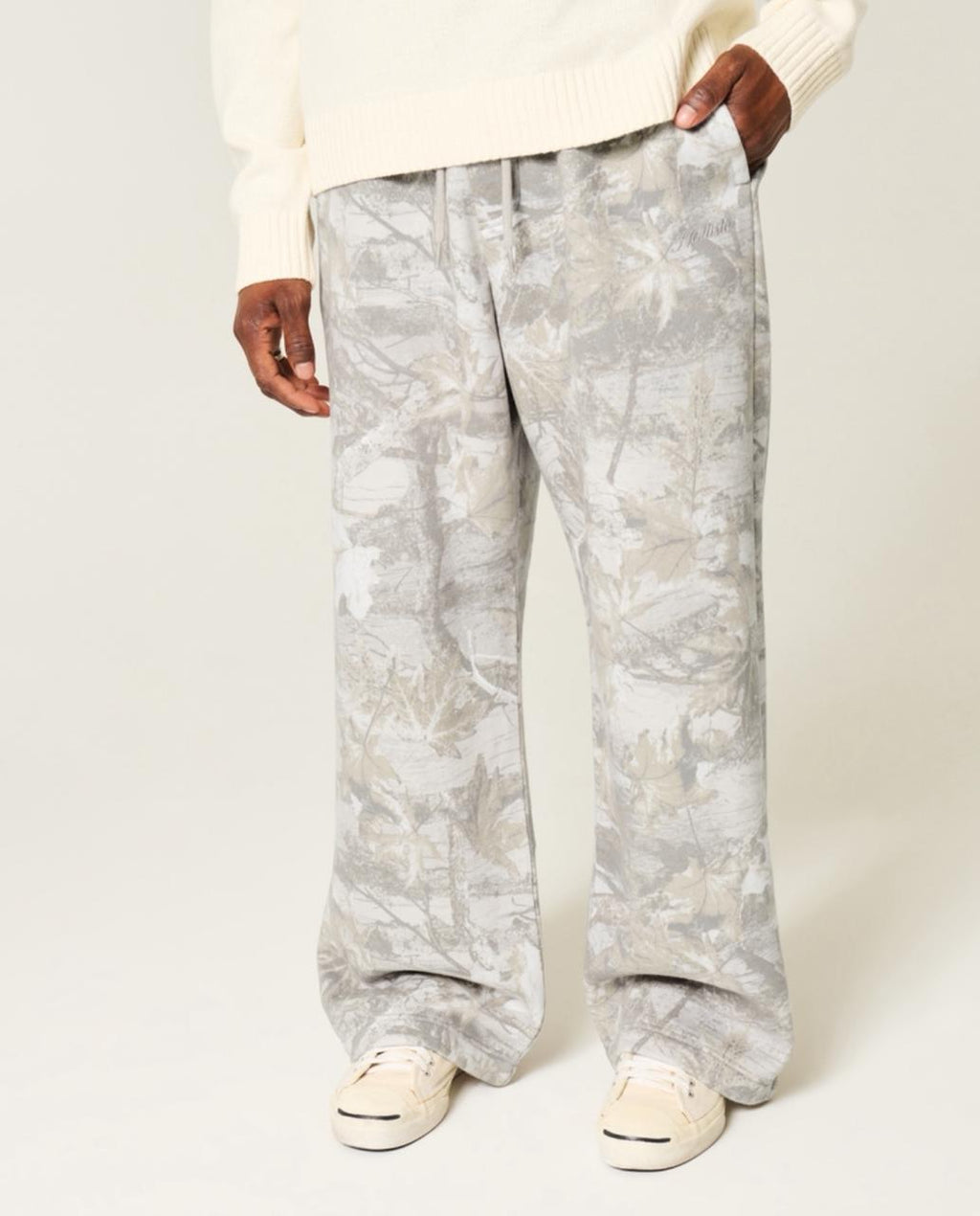 Hollister - Logo Super Baggy Sweatpants