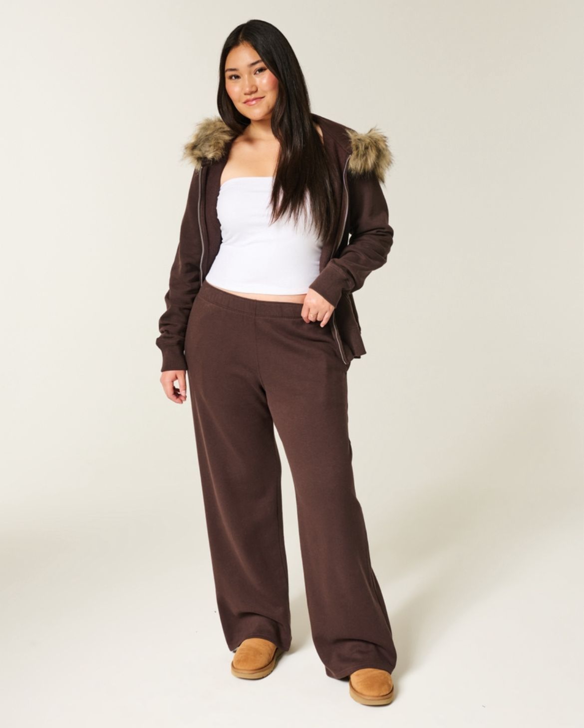 Hollister - Heart Pocket Wide-Leg Sweatpants