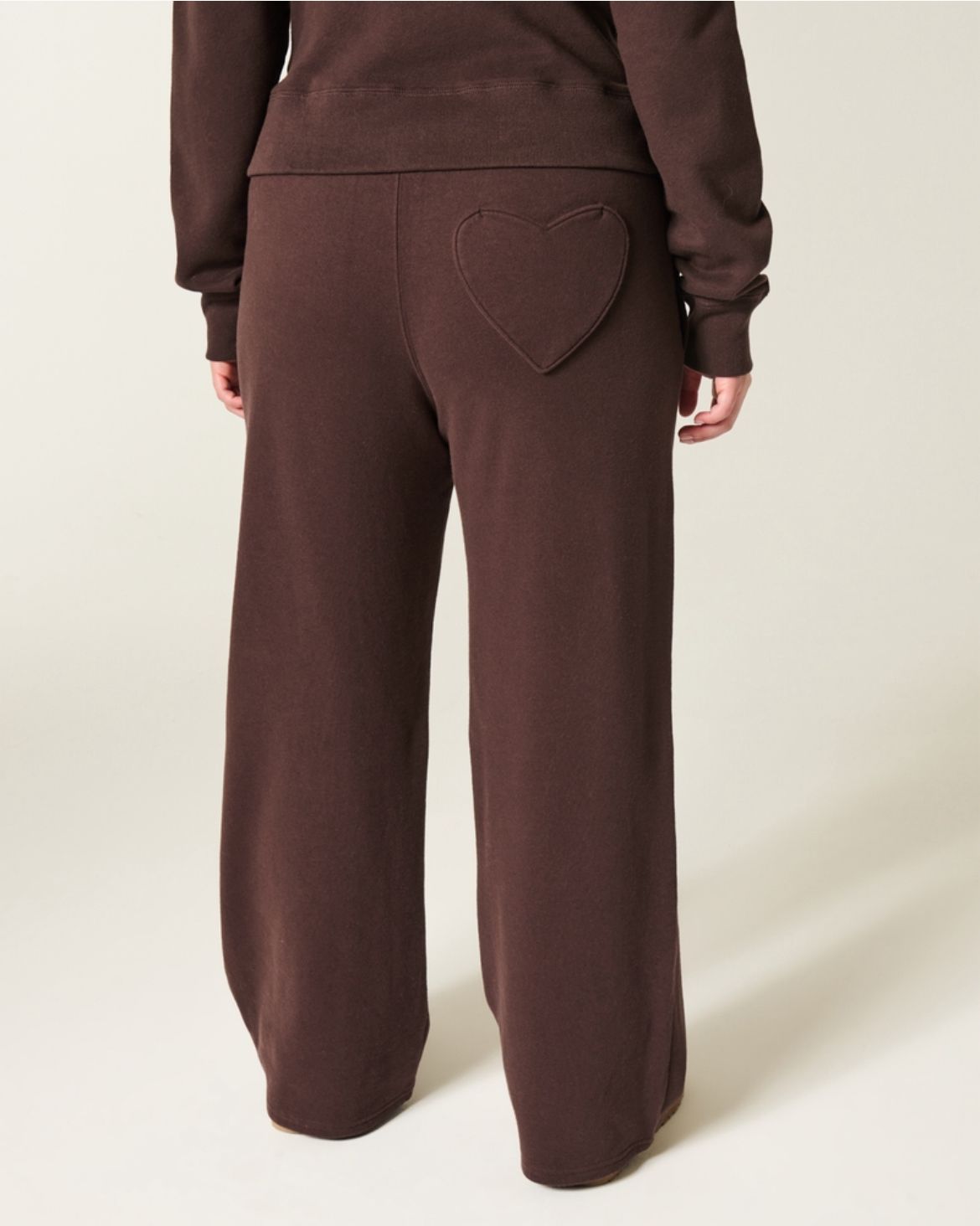 Hollister - Heart Pocket Wide-Leg Sweatpants