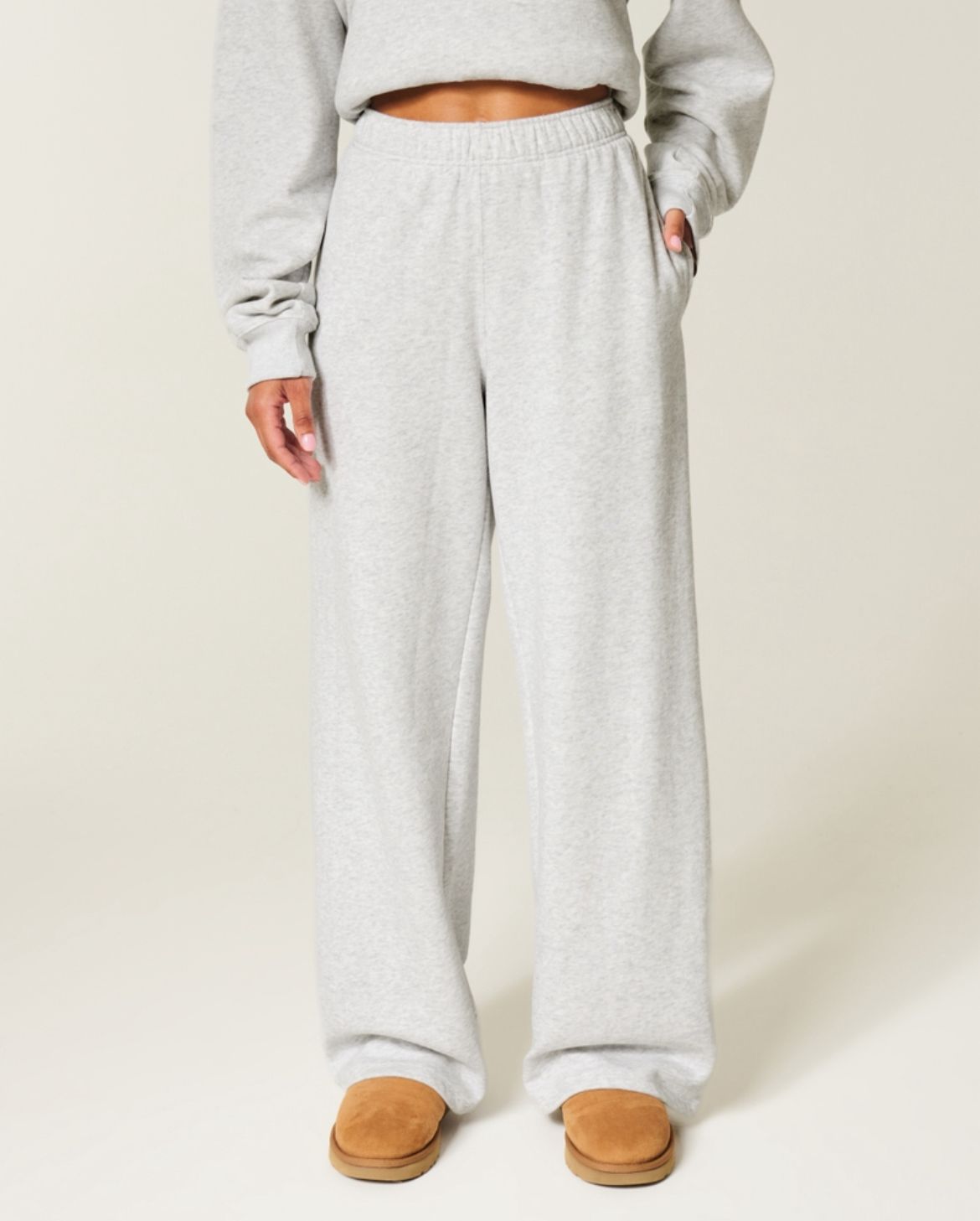 Hollister - Heart Pocket Wide-Leg Sweatpants