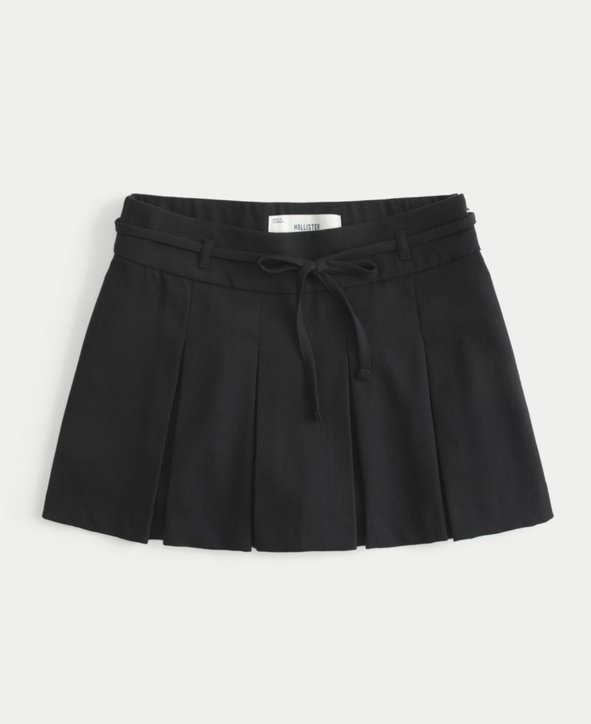 Hollister -Mid-Rise Pleated Mini Skort