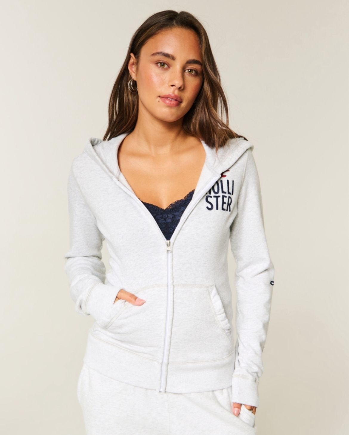 Hollister - Logo Graphic Zip-Up Hoodie IMMEDIATE