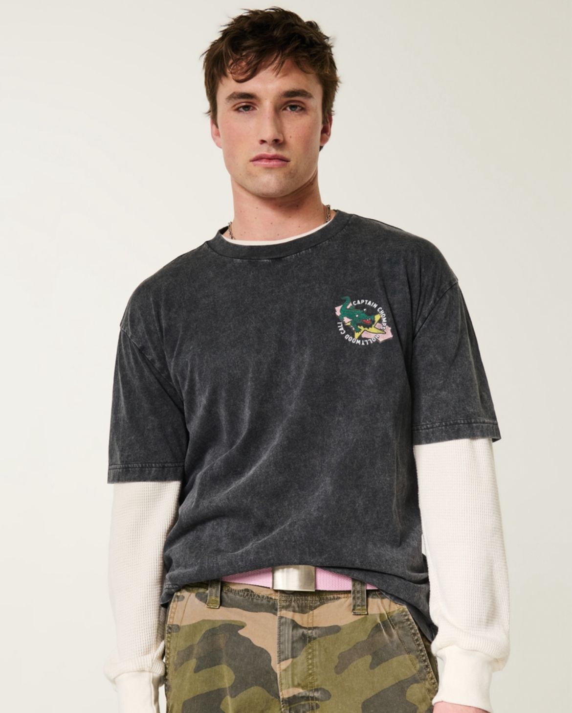 Hollister - Boxy Captain Chomps Graphic Tee